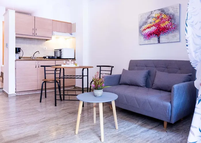 Minimal Apt Near City Center