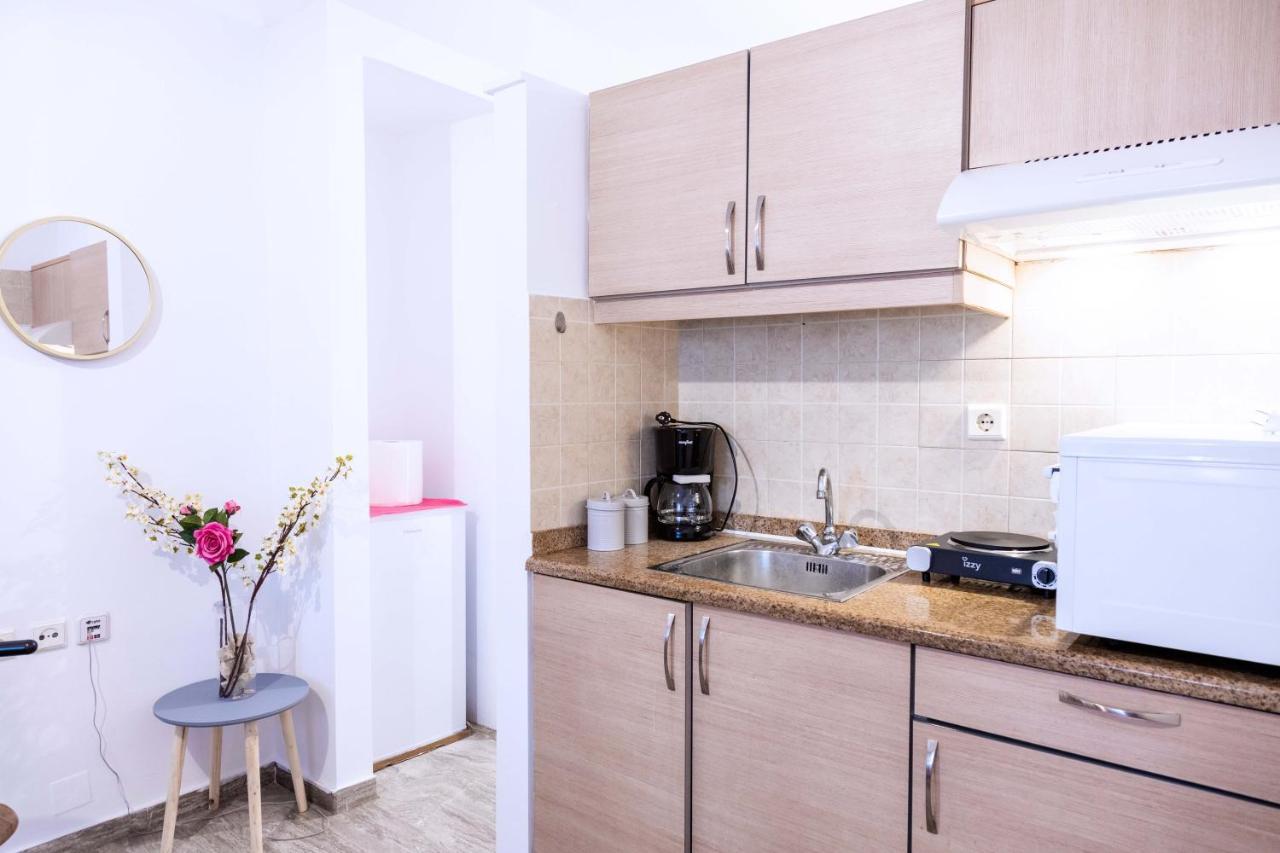 Apartment Minimal Apt Near City Center *