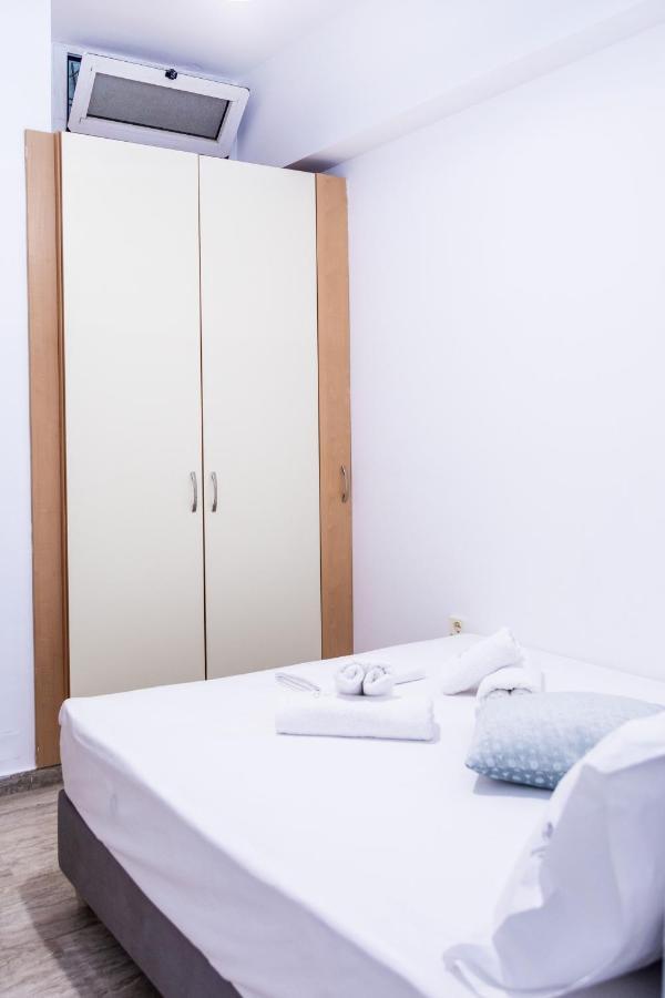 Minimal Apt Near City Center Apartment *